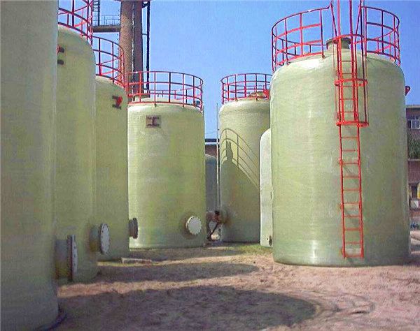 卧式玻璃钢储罐与立式玻璃钢储罐的区别